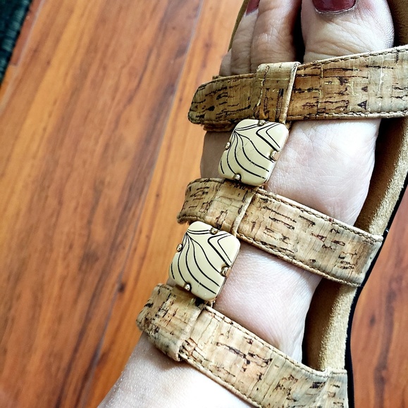 Vionic sandals - Picture 2 of 2